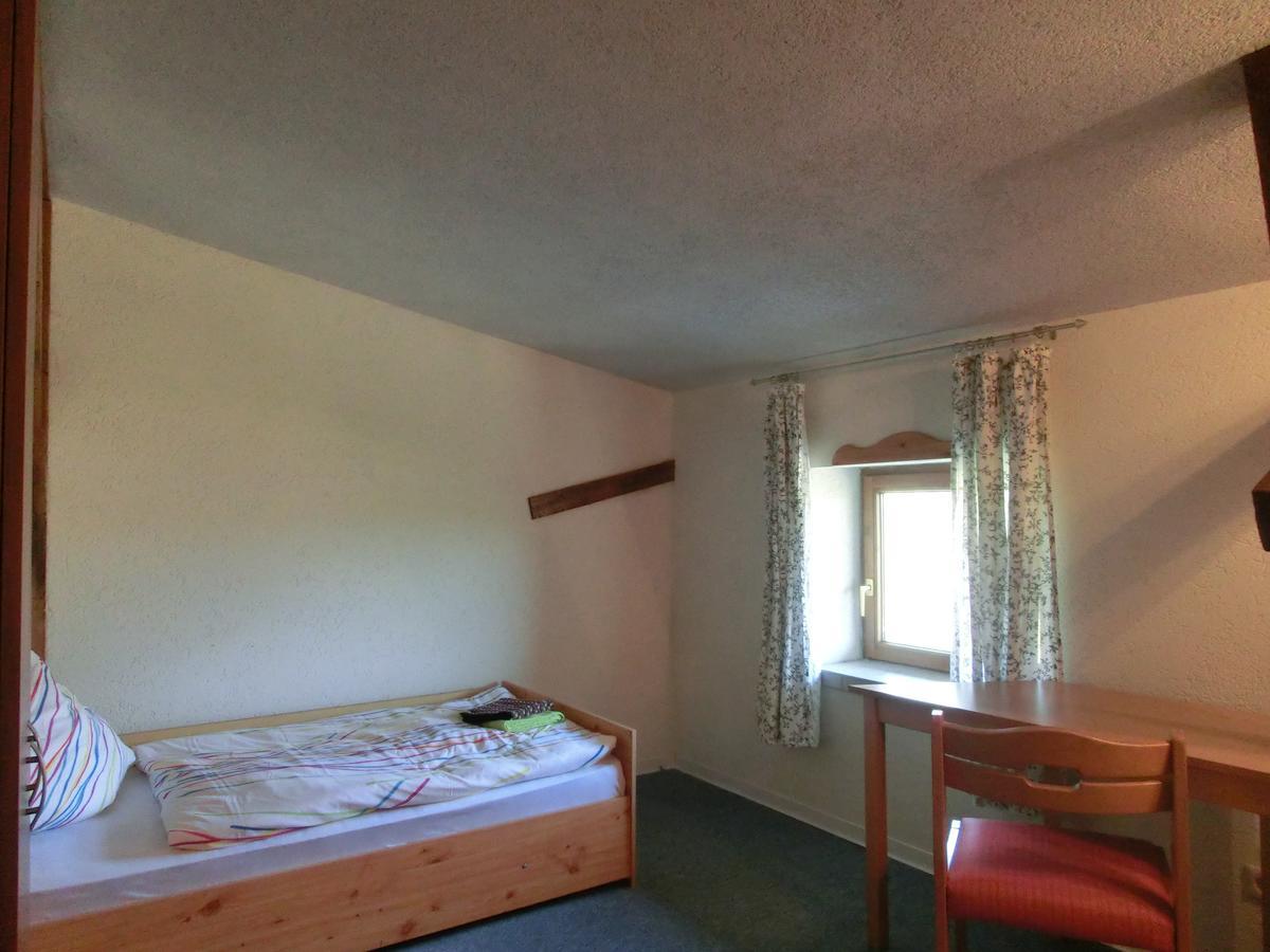 Domaene Neu Gaarz Hostel Quarto foto