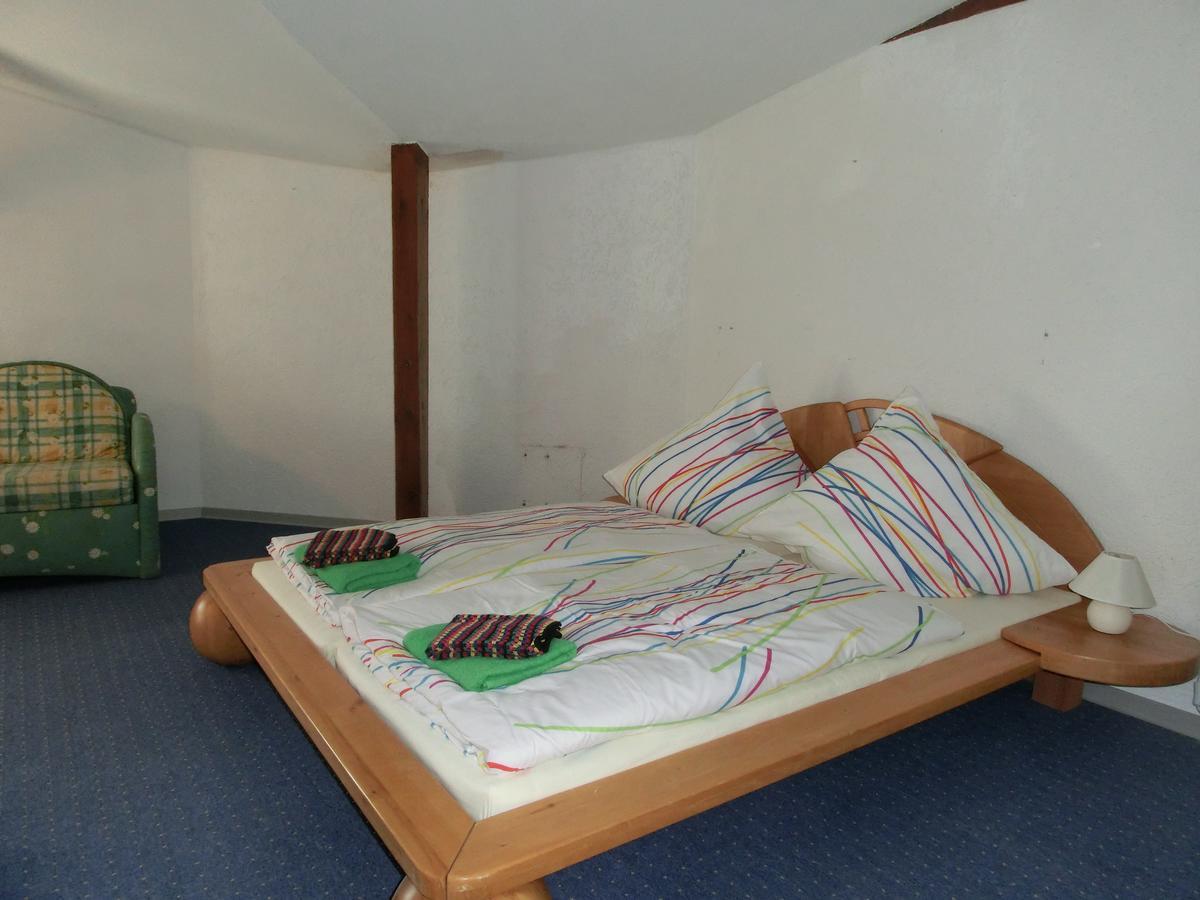Domaene Neu Gaarz Hostel Quarto foto