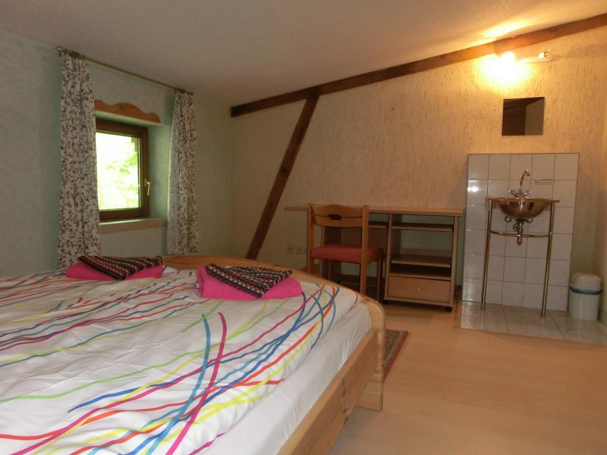 Domaene Neu Gaarz Hostel Quarto foto